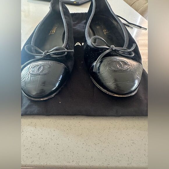 CHANEL Black Velvet Ballet Flats Size 38 - Picture 2 of 7